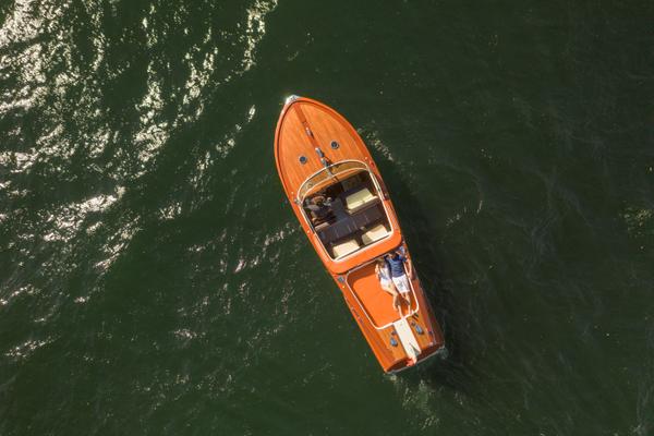 lake-como-riva-boat