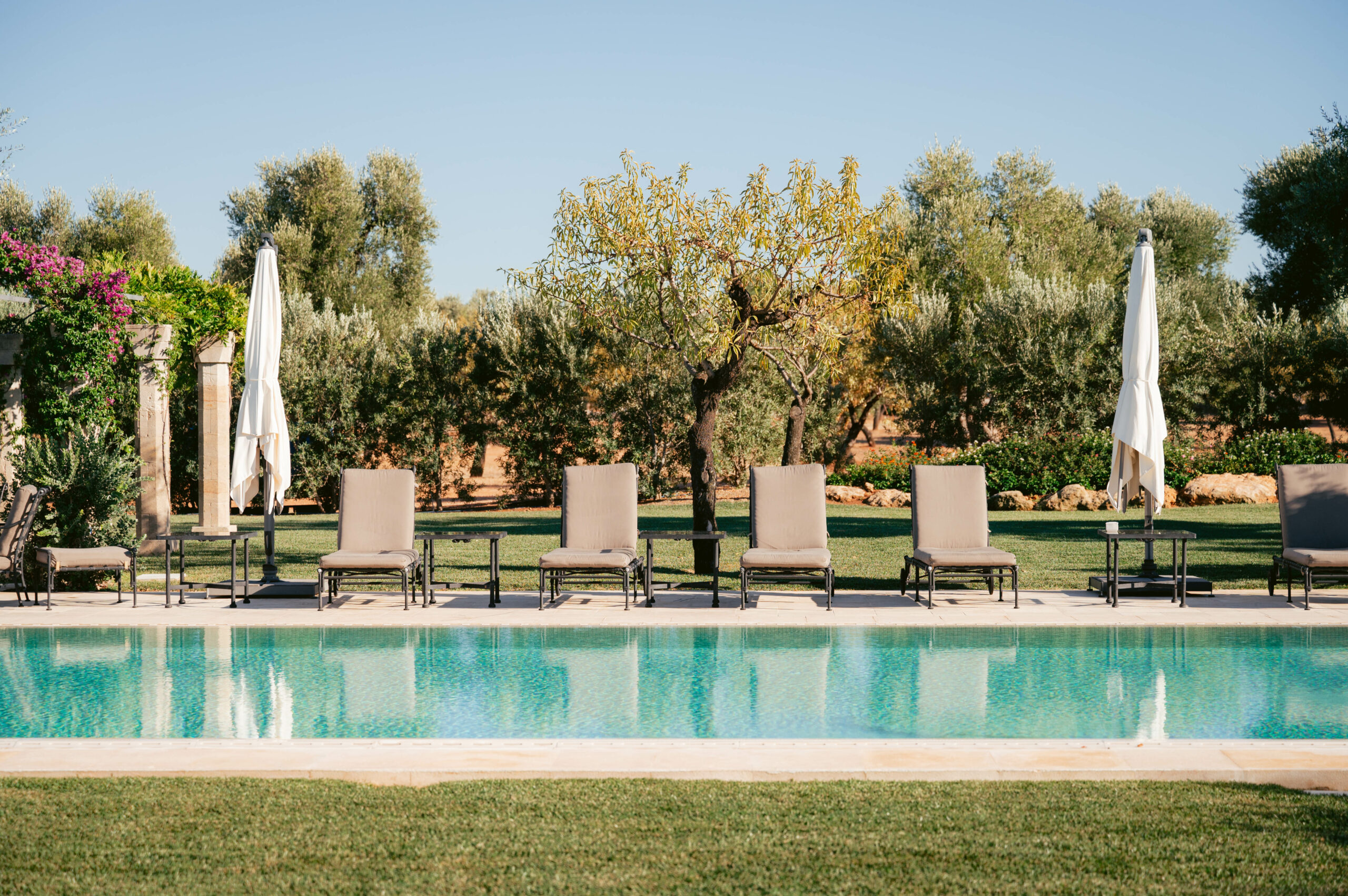 This beautiful wedding took place in Abbazia San Pietro in Valle, nestled in the hills of Umbria near Terni, Italy. 