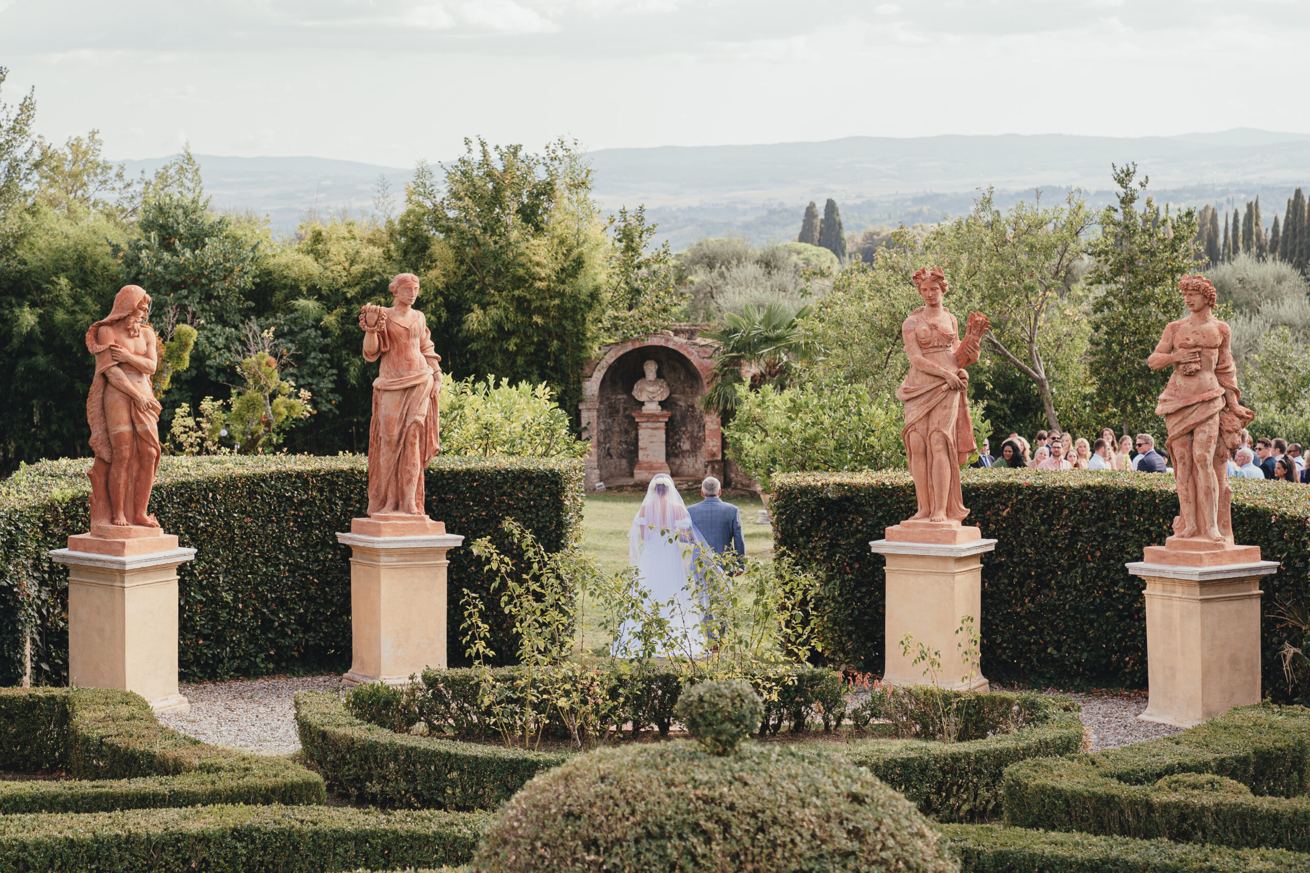 This beautiful wedding took place in Abbazia San Pietro in Valle, nestled in the hills of Umbria near Terni, Italy. 